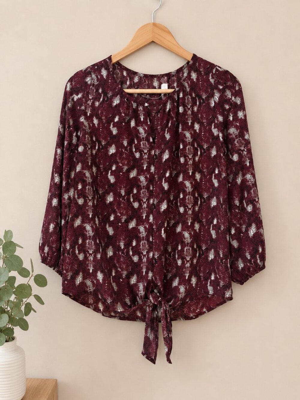 West Kei Women’s Blouse Small Burgundy Animal Print Tie Front NWOT